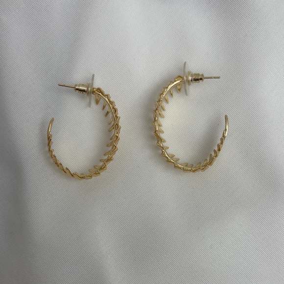 Kendra Scott “Kayla” Earrings - Picture 4 of 5